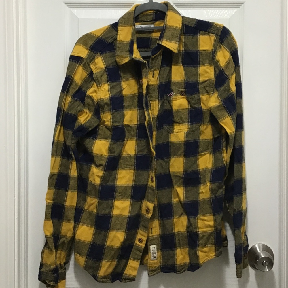 Men’s button-down yellow flannel